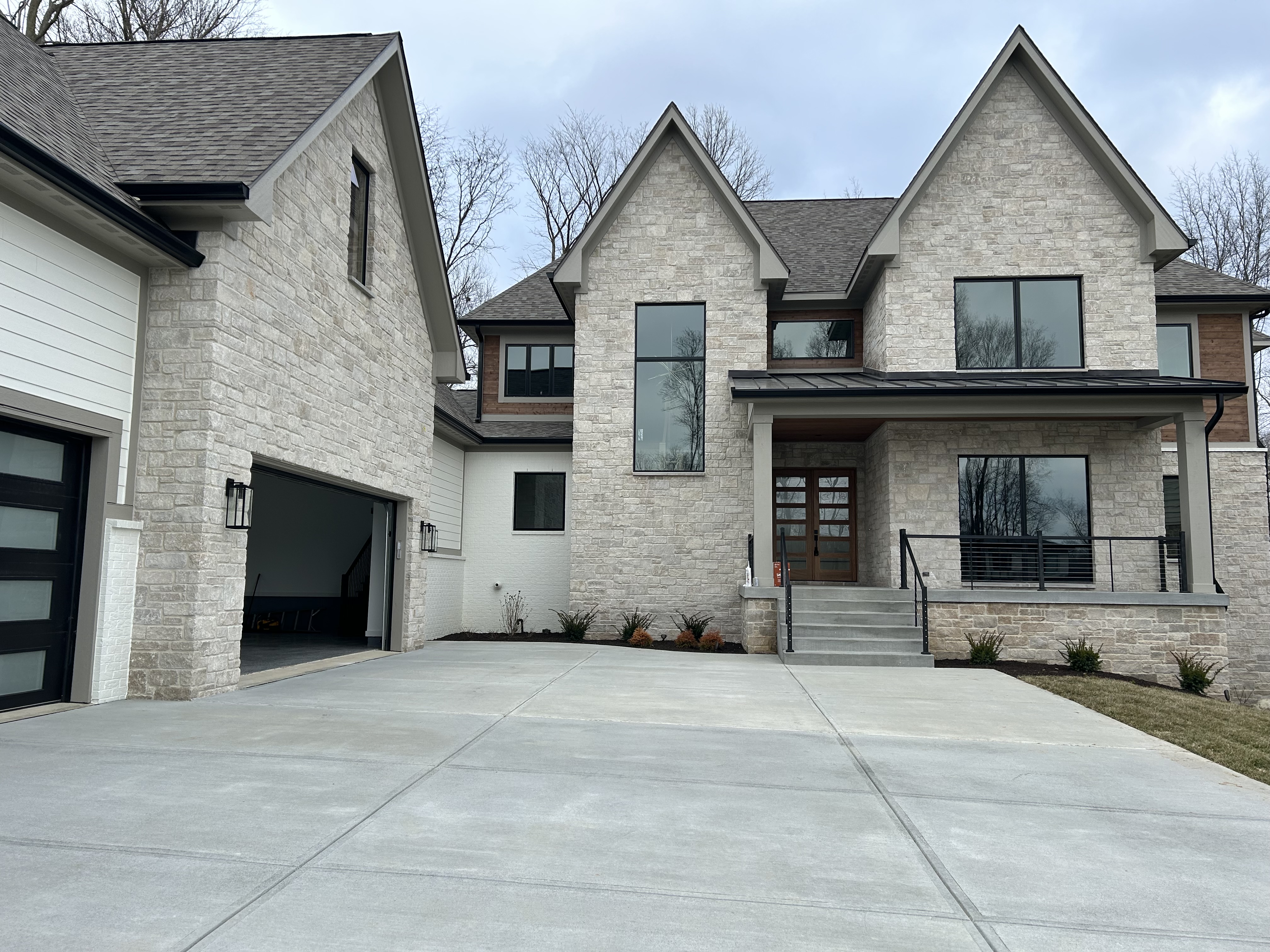 Sean Hadden Painting offers expert exterior painting services for homes and businesses in Noblesville, IN.